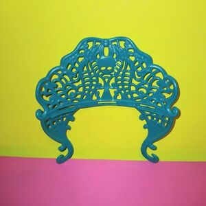 Monster High doll Scaris bench replacement